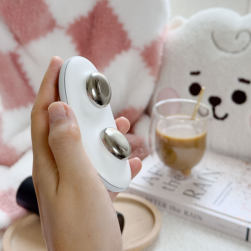 ZIIP Halo compared to the size of my hand